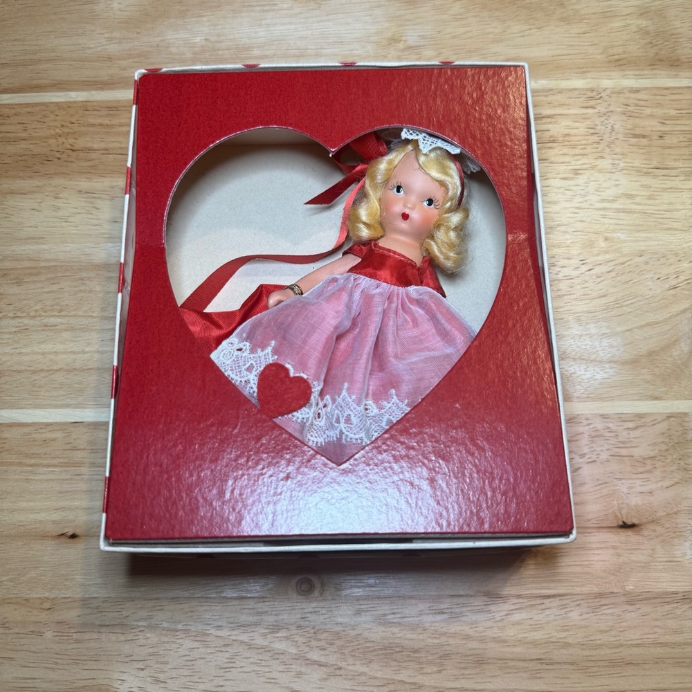 VTG 1940s Storybook Doll Queen of Hearts In Box w/ Handwritten Provenance Fairy